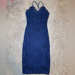 Elegant Navy Lace Form-Fitting Dress